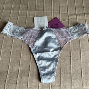 LA PERLA MISS STUDIO LACE THONG PANTIES, SIZE 4 ( US L), ITALY, NEW